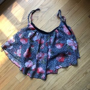 Floral ruffled cami crop top